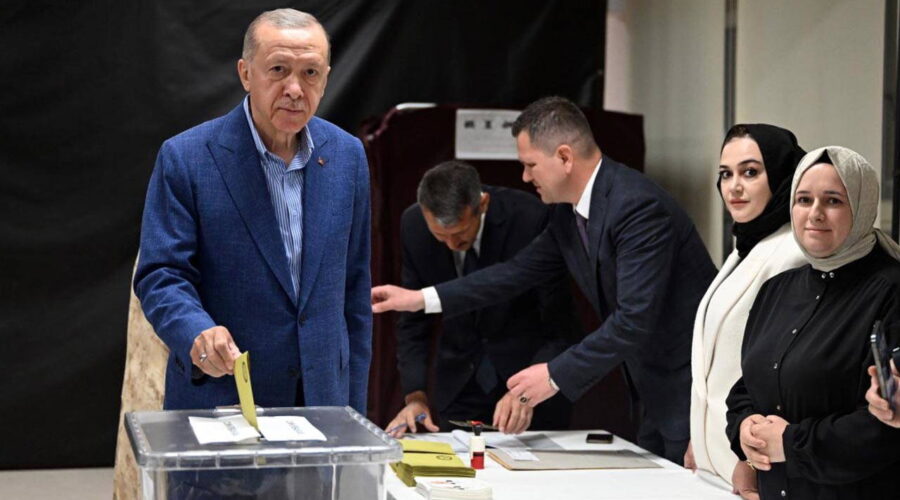 AKP’de seçim çalışması: ‘Erdoğan ile inşallah bir dönem daha’