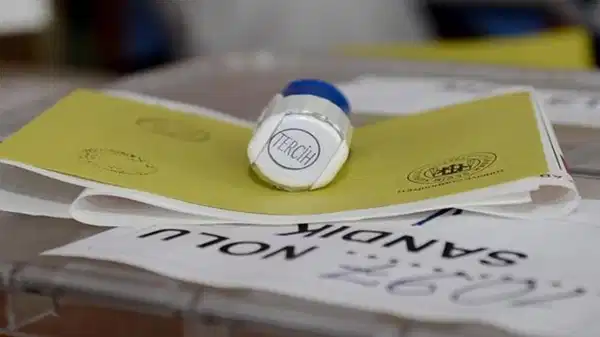 carpici secim anketi sonucu chp birinci dem parti mhpyi gecti IRF5U7Ez.jpg