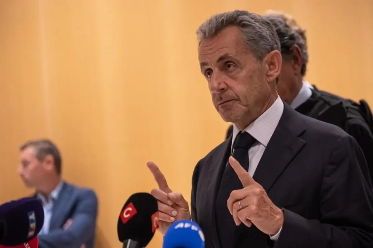 eski fransa cumhurbaskani sarkozy hapis cezasina girecek 1K9CUBVO.jpg