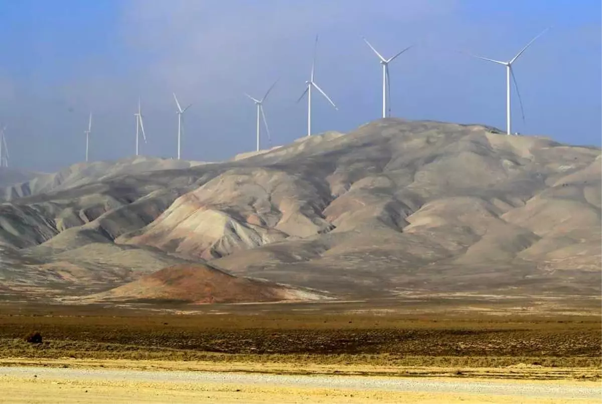 Azerbaycan’da Rüzgar Enerjisi Santrali Açıldı
