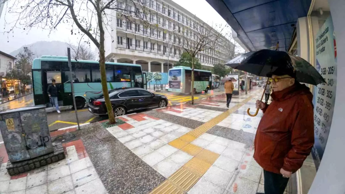 Manisa’da Şiddetli Fırtına ve Yağış